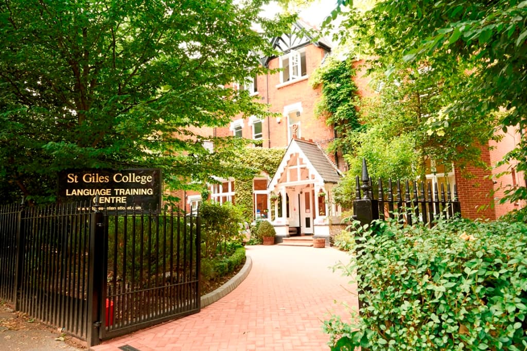 St. Giles London Highgate 사진 1