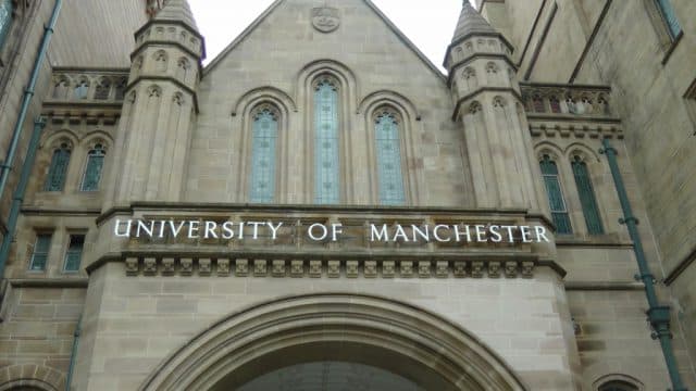  INTO Manchester Centre 를 소개합니다