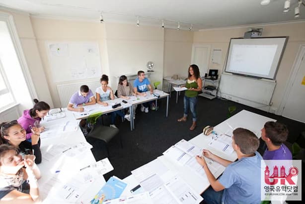 Oxford International English Schools/Brighton 사진 2