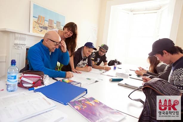 Oxford International English Schools/Brighton 사진 3