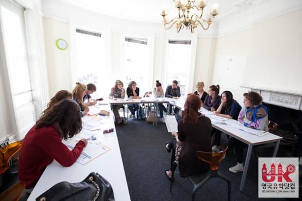 Oxford International English Schools/Brighton 사진 4