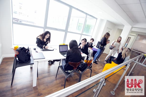 Oxford International English Schools/Greenwich 사진 9