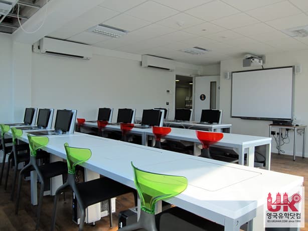 Oxford International English Schools/Greenwich 사진 5