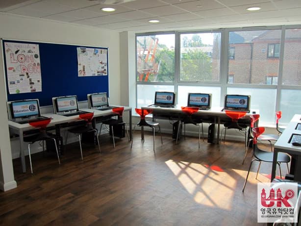 Oxford International English Schools/Greenwich 사진 6