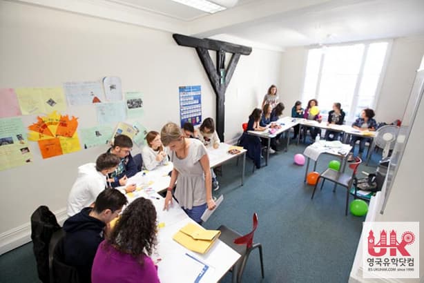 Oxford International English Schools/Oxford 사진 1