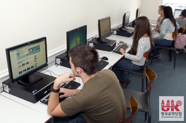 Oxford International English Schools/Oxford 사진 3